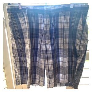 Window pain plaid short